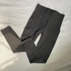 Lou & Grey Side Pocket Leggings